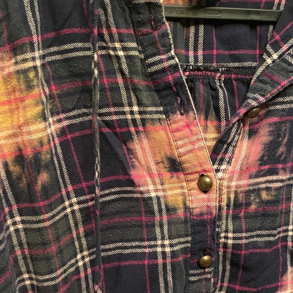 100% cotton Daytrip Plaid Hoodie pullover - Black and Pink - Picture 4 of 6